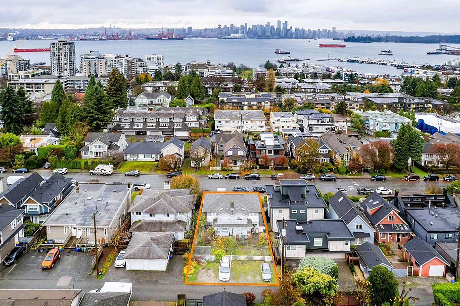 226-228 W 5th Street North Vancouver, BC - 11