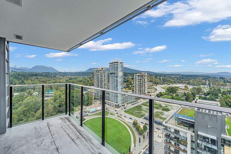 2402 1401 Hunter Street North Vancouver, BC - 12