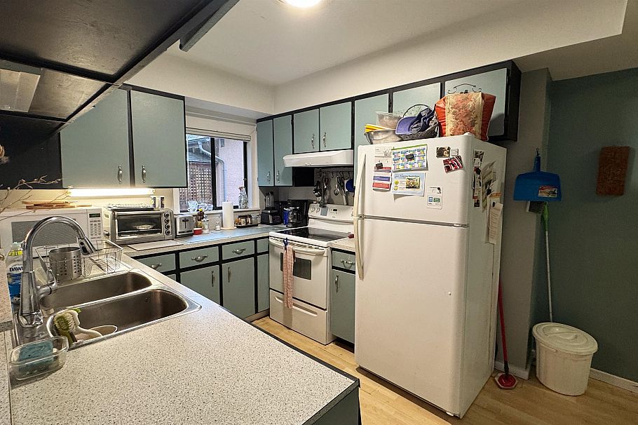 2071 Deep Cove Road North Vancouver, BC - 5