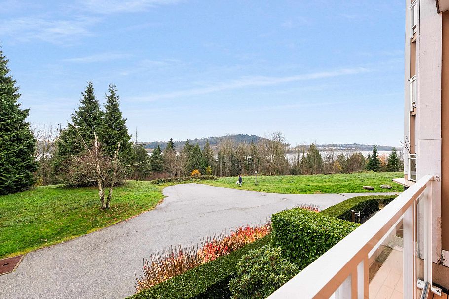 217 3629 Deercrest Drive North Vancouver, BC - 14