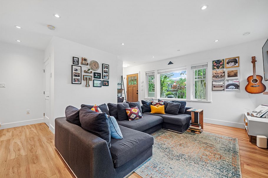 1033 E 21st Avenue Vancouver, BC - 5