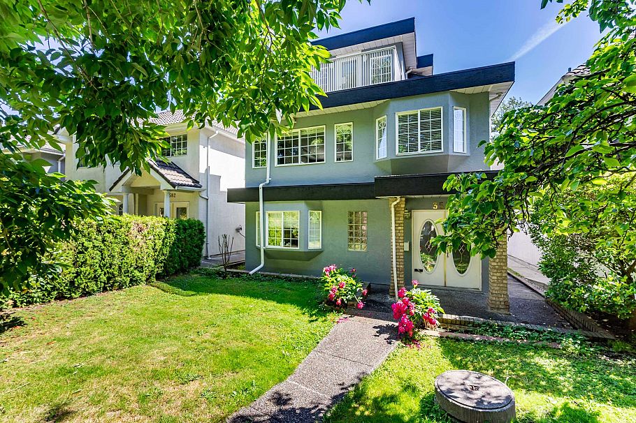 3580 William Street Vancouver, BC - 1