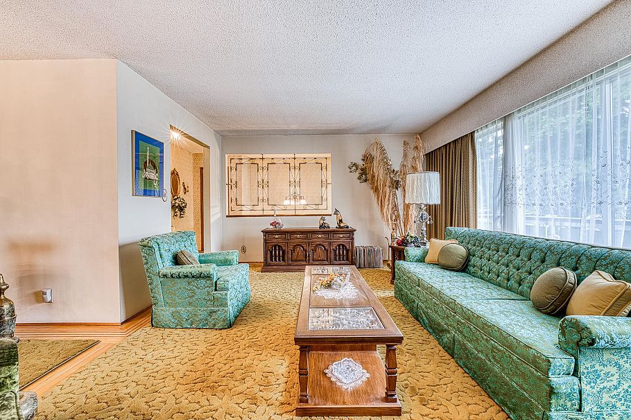 896 E 56th Avenue Vancouver, BC - 2