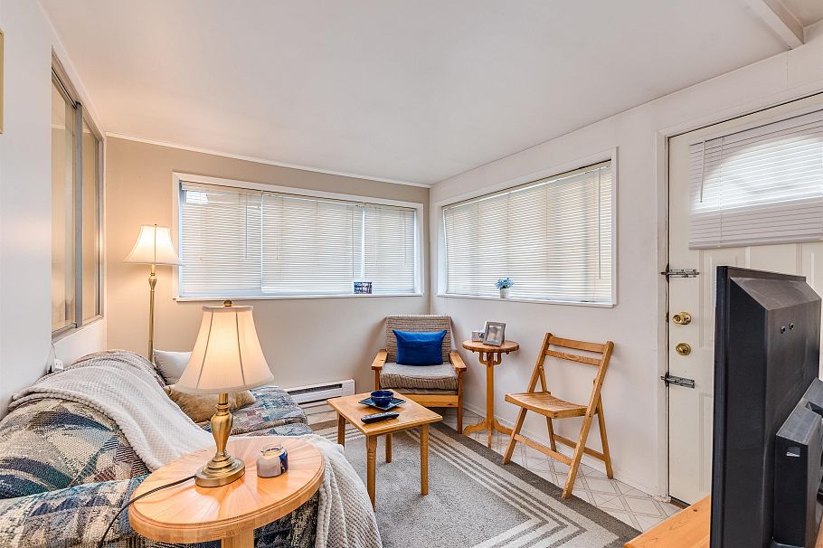 2236 Kitchener Street Vancouver, BC - 13