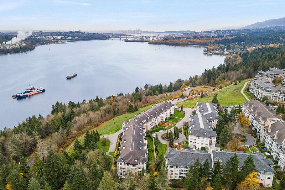 217 3629 Deercrest Drive North Vancouver, BC - 39