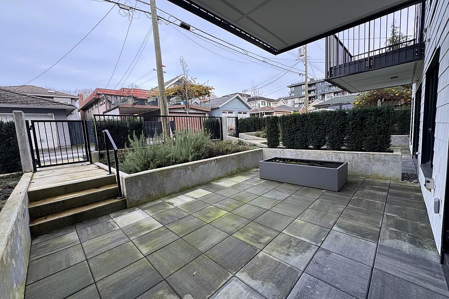 110 2235 E Broadway Vancouver, BC - 10