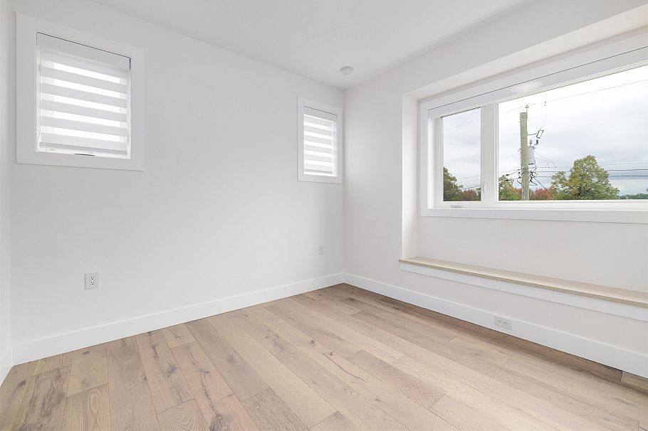 2 3571 E 28th Avenue Vancouver, BC - 3