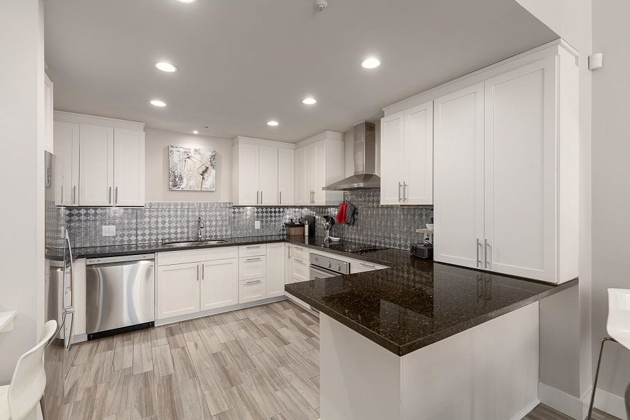 104 293 Smithe Street Vancouver, BC - 12