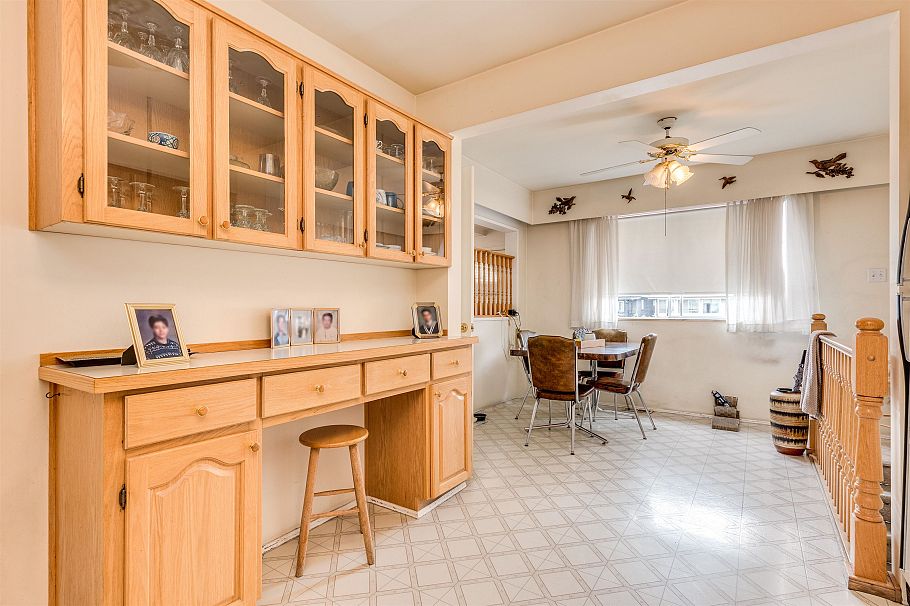 2236 Kitchener Street Vancouver, BC - 11