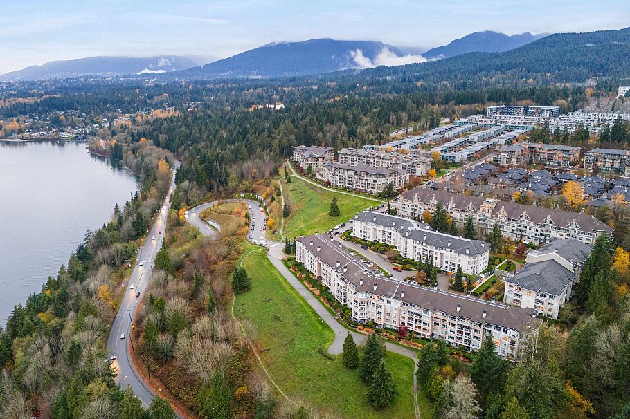 217 3629 Deercrest Drive North Vancouver, BC - 37
