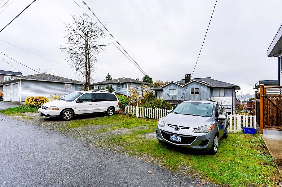 226-228 W 5th Street North Vancouver, BC - 7