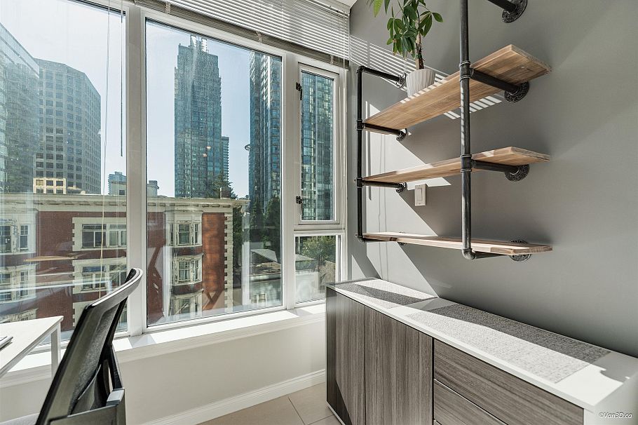 702 1211 Melville Street Vancouver, BC - 9