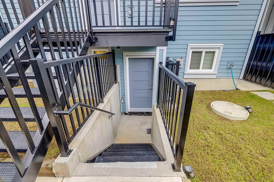 2 3571 E 28th Avenue Vancouver, BC - 6