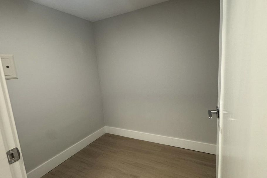 204 3050 Kingsway Vancouver, BC - 9