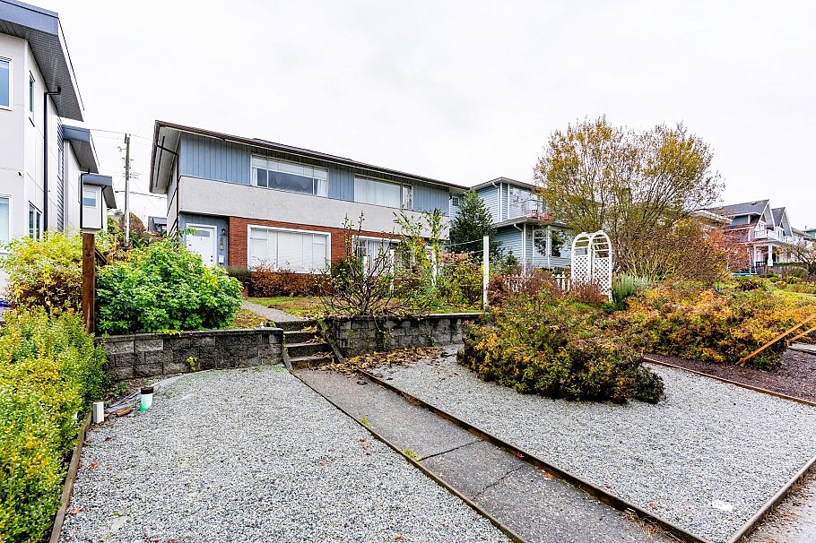 226-228 W 5th Street North Vancouver, BC - 4