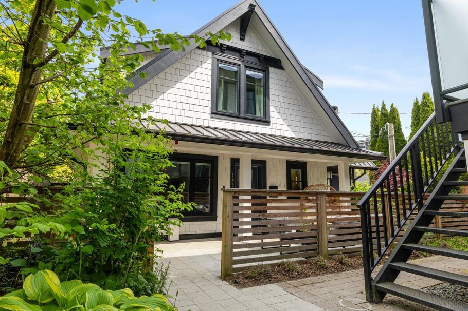 1827 W 15th Avenue Vancouver, BC - 34