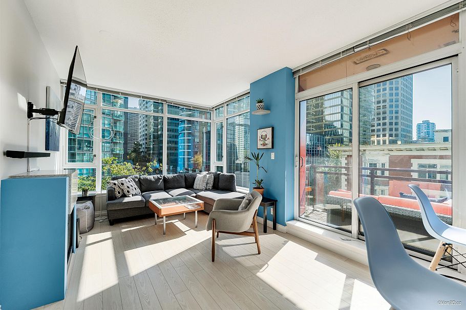 702 1211 Melville Street Vancouver, BC - 2