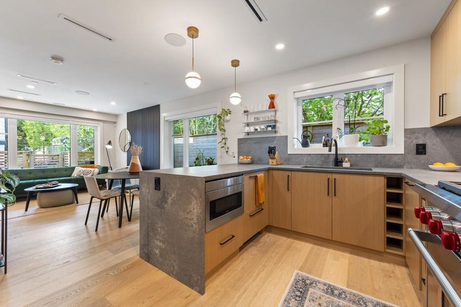 1827 W 15th Avenue Vancouver, BC - 12