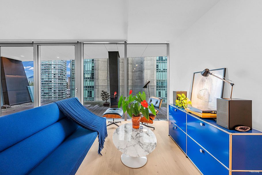 804 1568 Alberni Street Vancouver, BC - 2