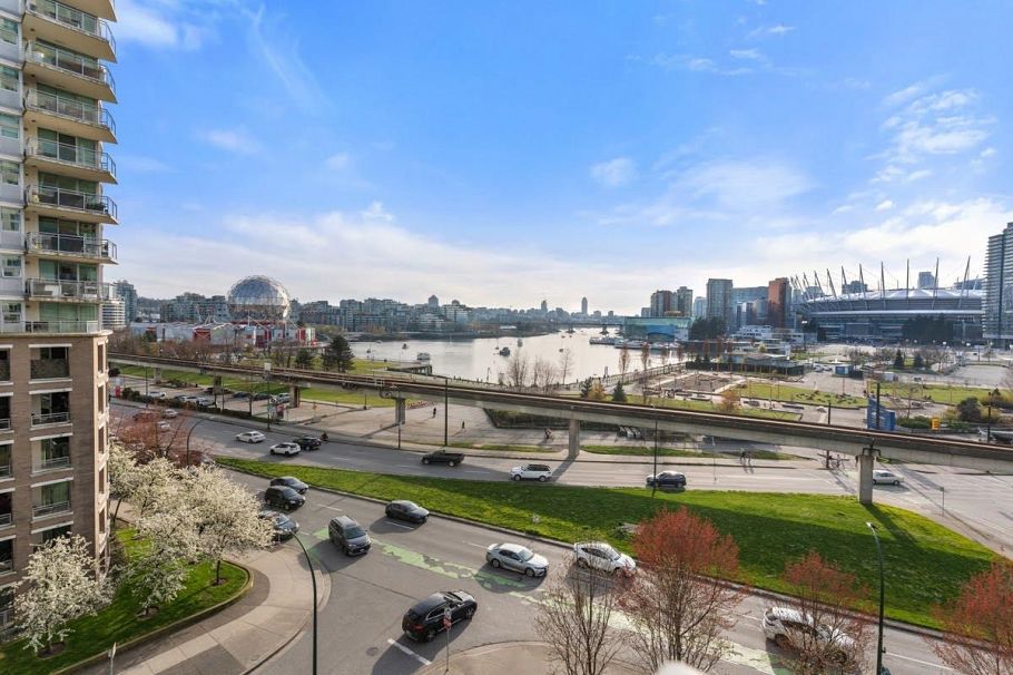 704 125 Milross Avenue Vancouver, BC - 1