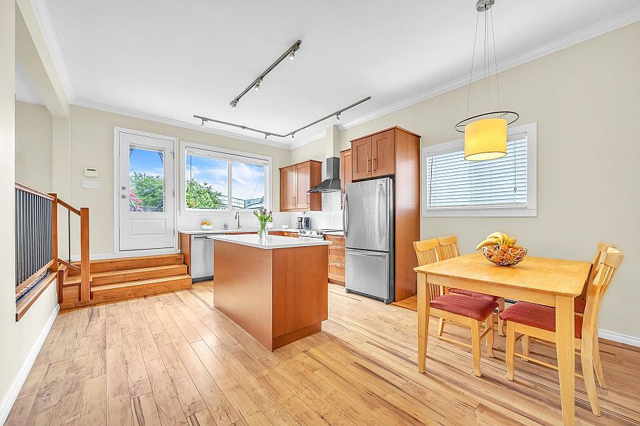 1016 E Pender Street Vancouver, BC - 13