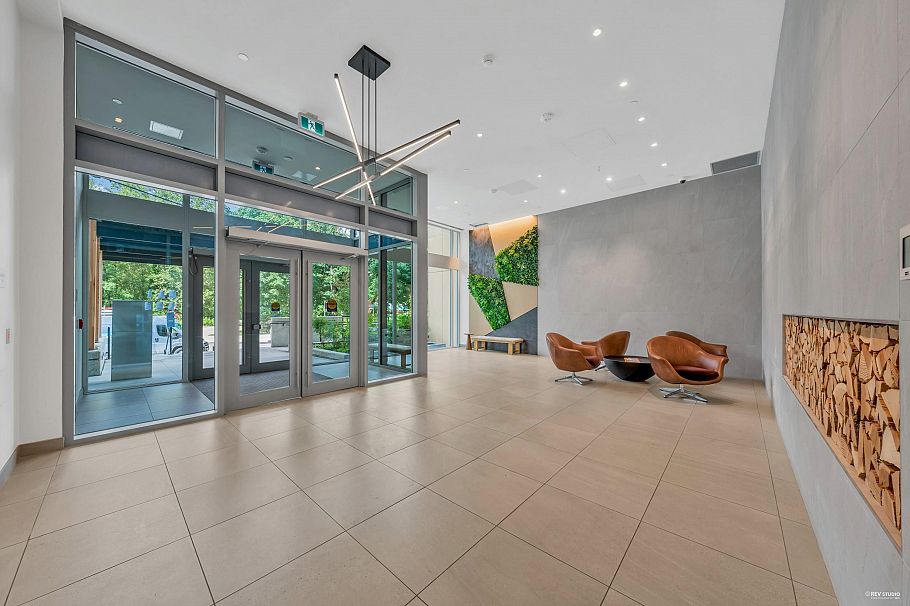 2402 1401 Hunter Street North Vancouver, BC - 26