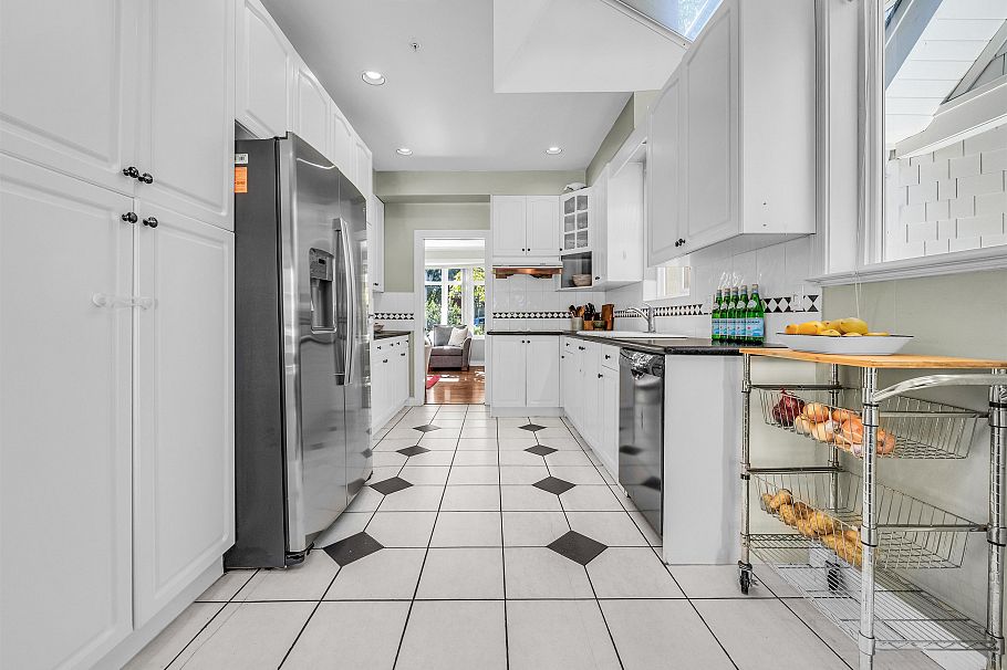 3491 Prince Edward Street Vancouver, BC - 8