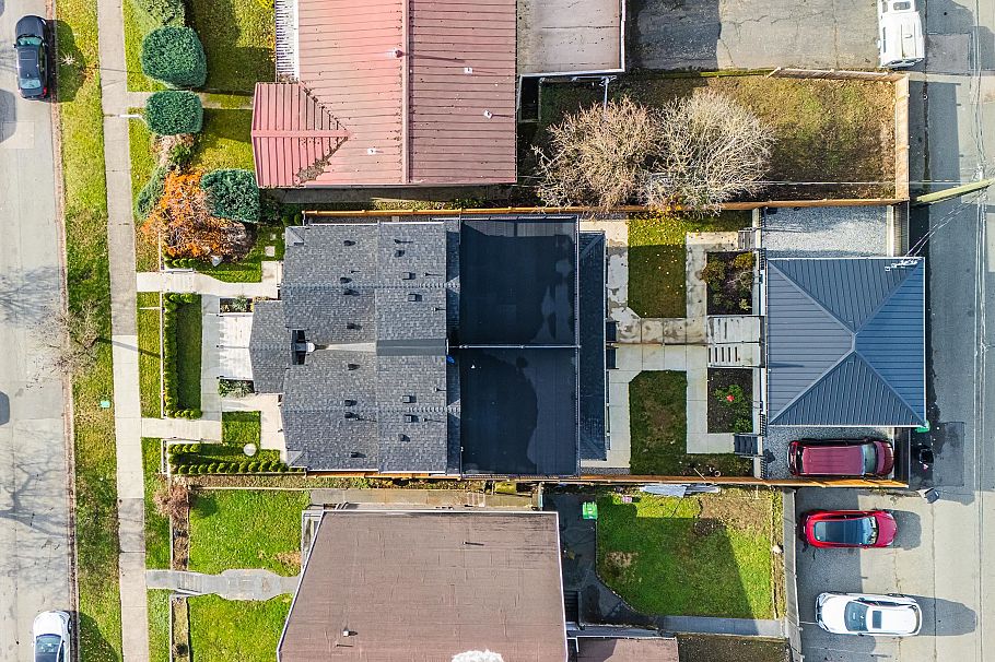 1167 E 63rd Avenue Vancouver, BC - 39