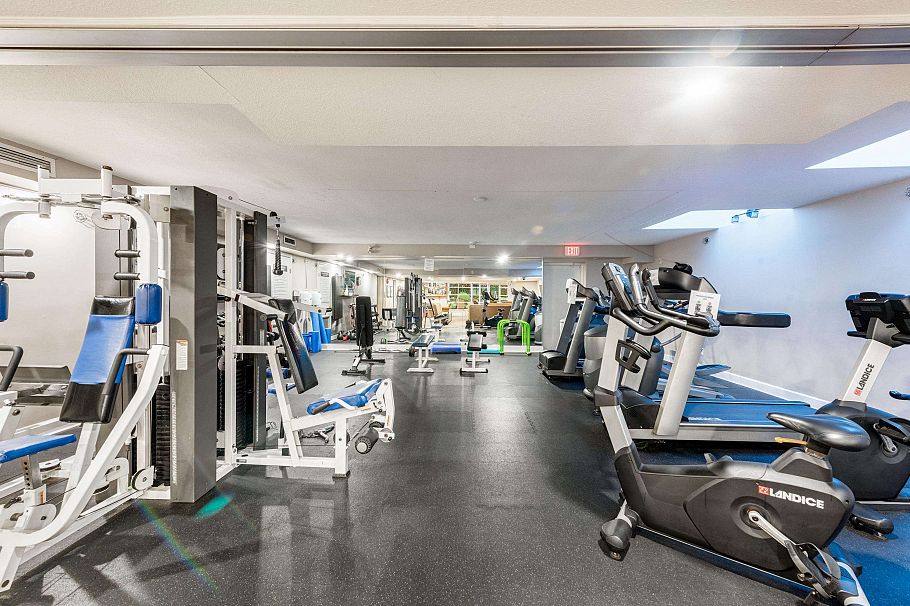 217 3629 Deercrest Drive North Vancouver, BC - 33