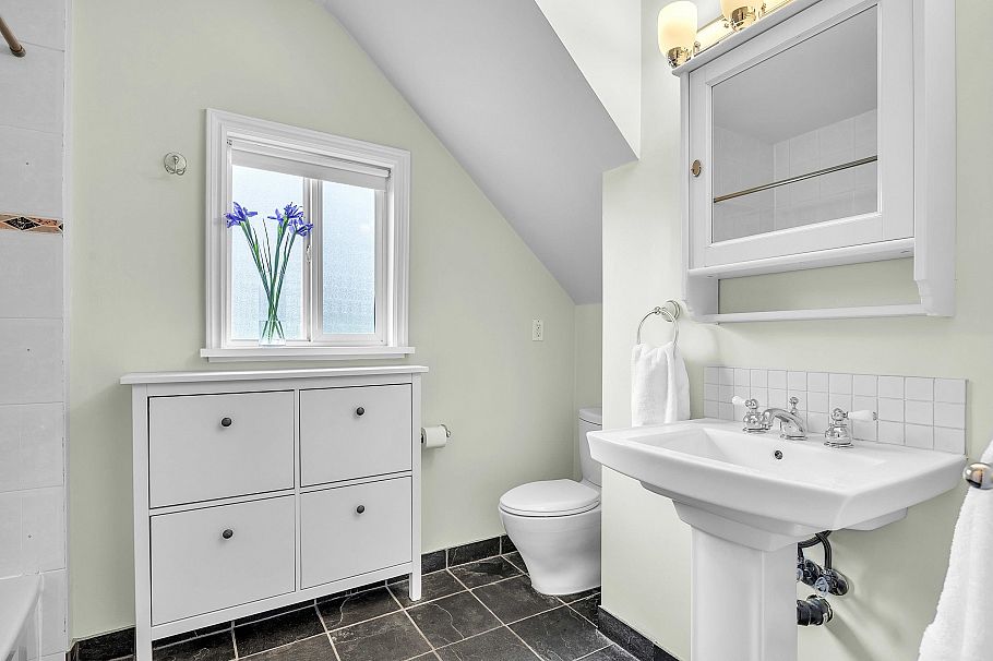 1016 E Pender Street Vancouver, BC - 11