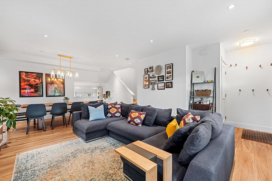 1033 E 21st Avenue Vancouver, BC - 3