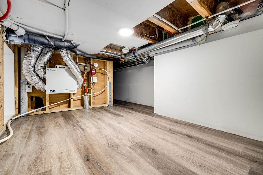 2 3571 E 28th Avenue Vancouver, BC - 15