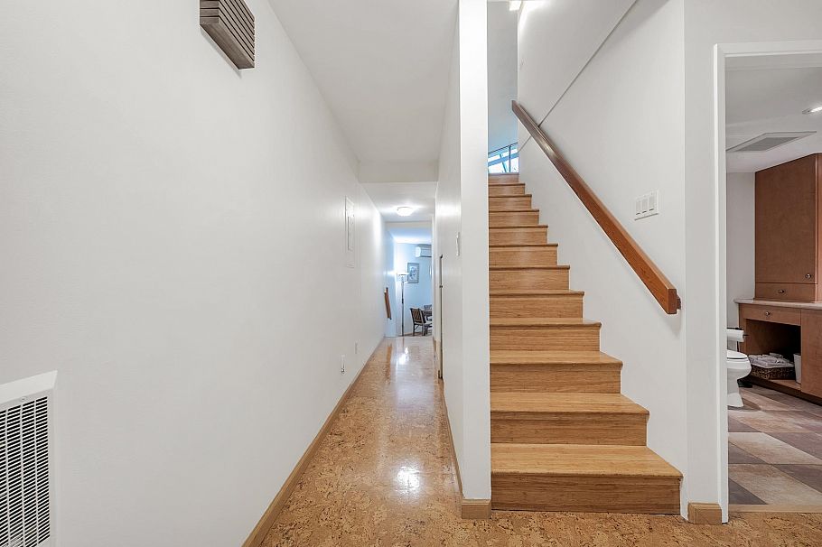 2217 Oak Street Vancouver, BC - 9