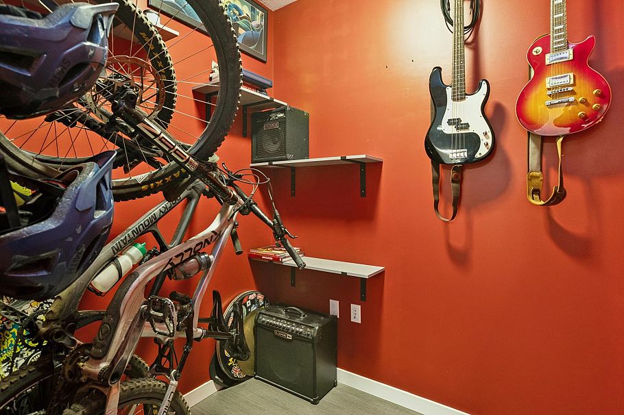 106 2632 Library Lane North Vancouver, BC - 16