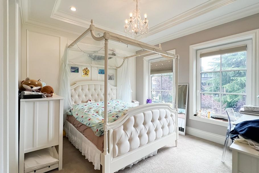 2071 W 36th Avenue Vancouver, BC - 12