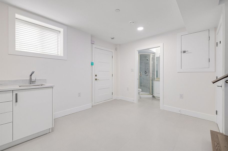 2 3571 E 28th Avenue Vancouver, BC - 13