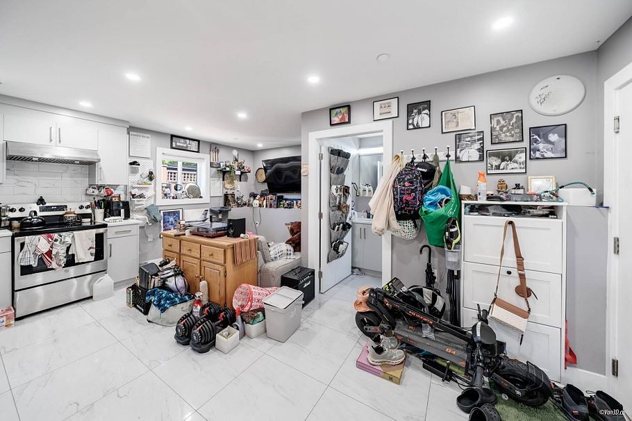 4841 Dumfries Street Vancouver, BC - 25