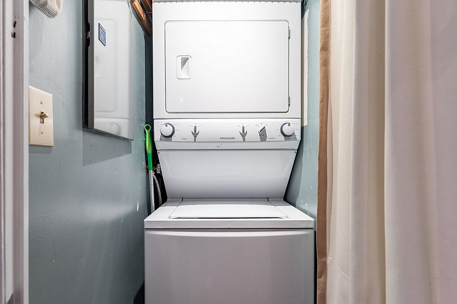 13 2151 Banbury Road North Vancouver, BC - 34