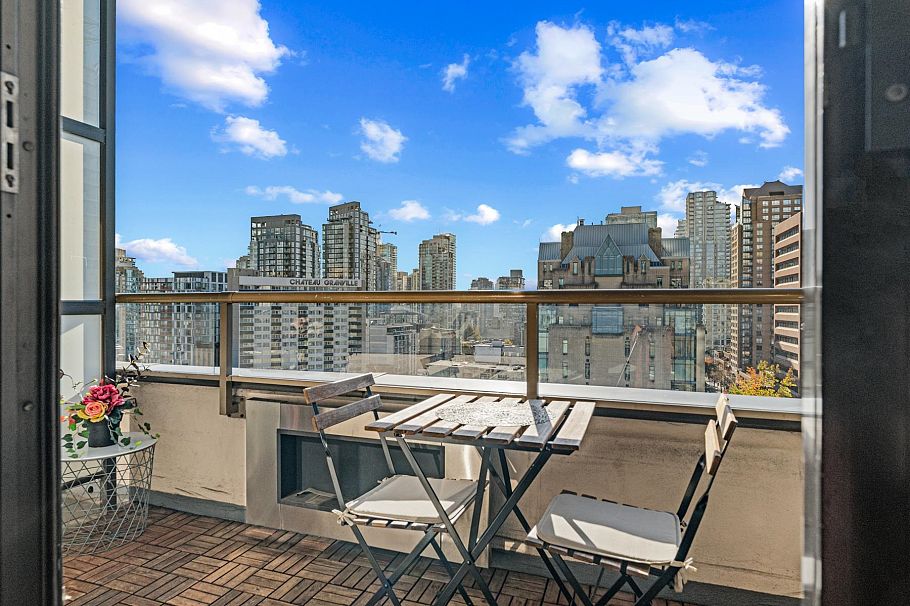 910 1010 Howe Street Vancouver, BC - 8