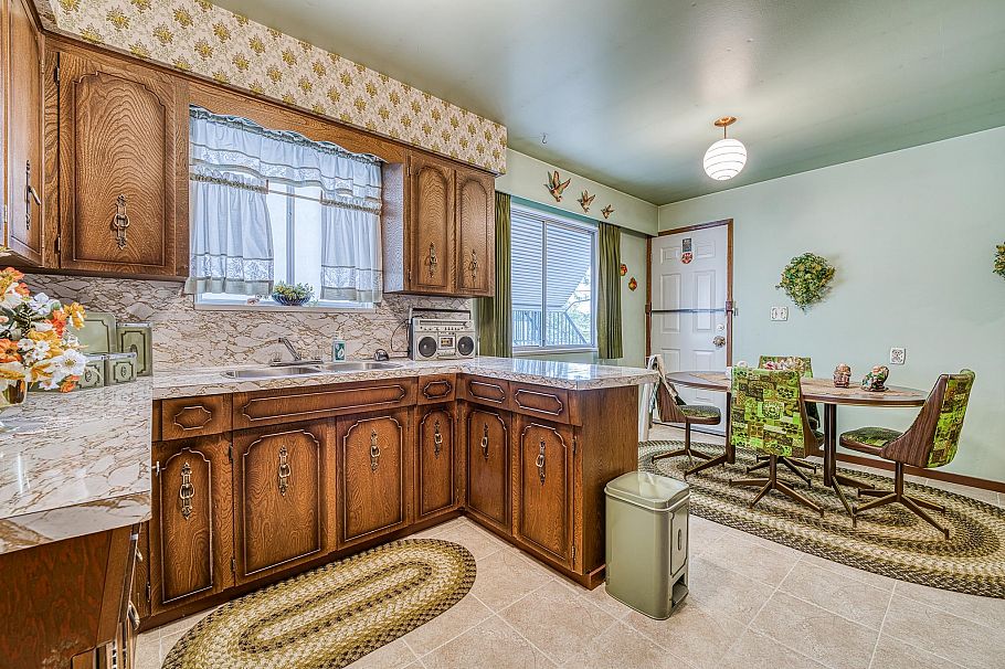 896 E 56th Avenue Vancouver, BC - 8