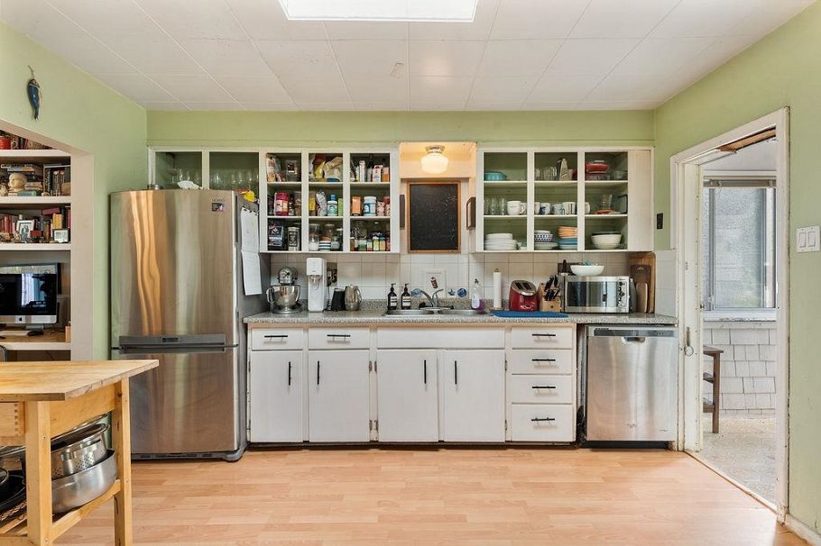 4225 John Street Vancouver, BC - 9