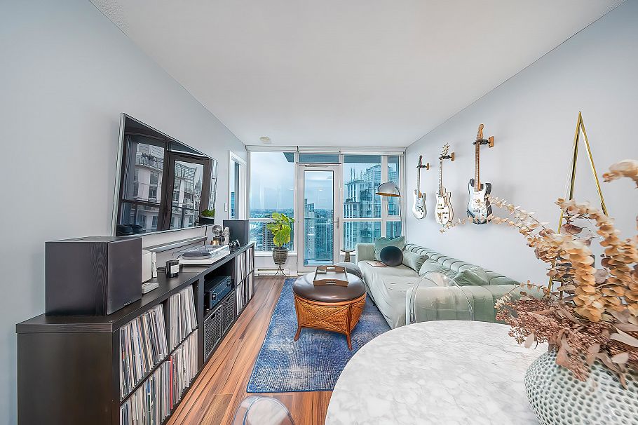 2605 833 Seymour Street Vancouver, BC - 3