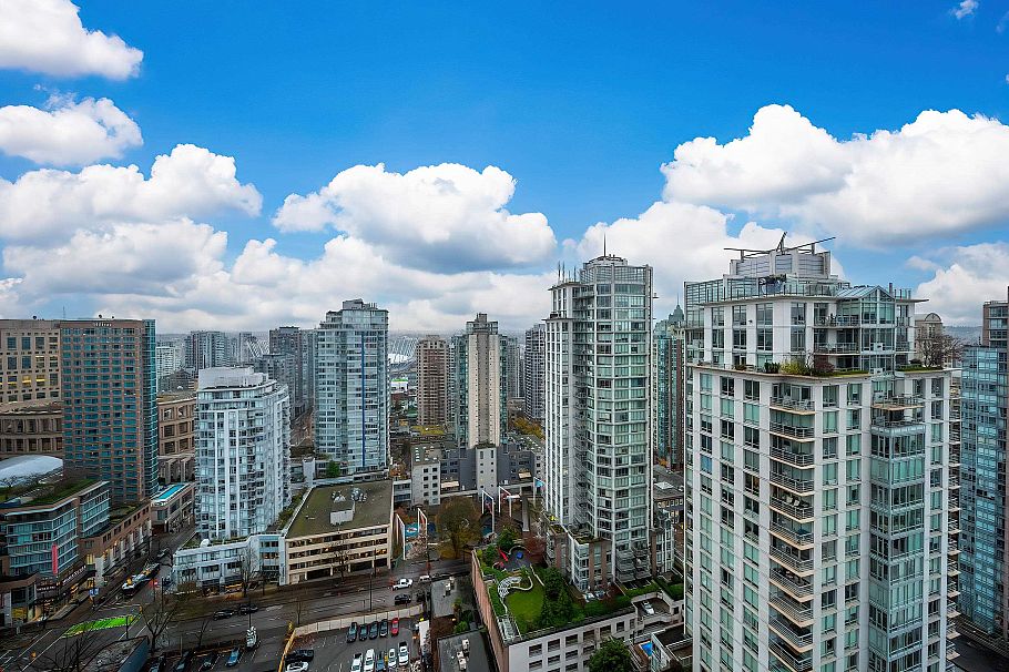 2605 833 Seymour Street Vancouver, BC - 1