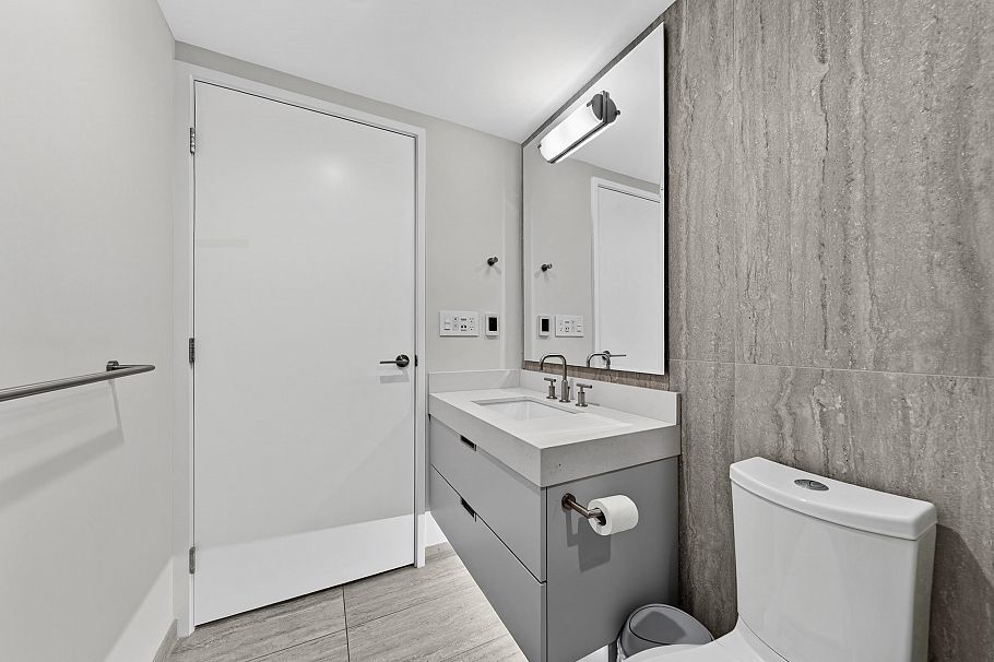 2403 1335 Howe Street Vancouver, BC - 26