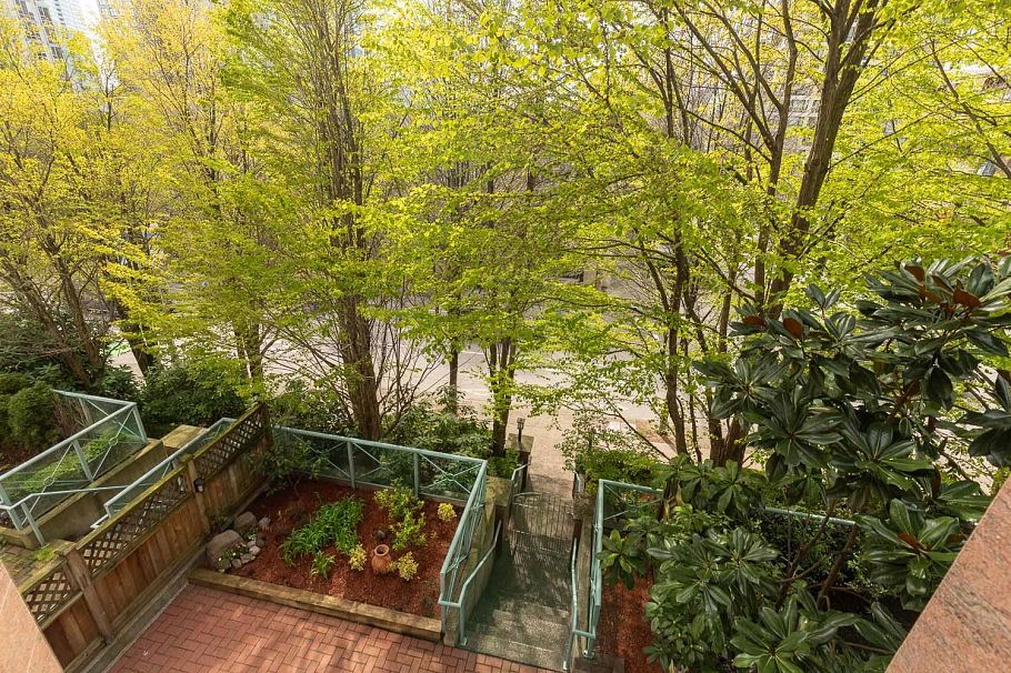 104 293 Smithe Street Vancouver, BC - 29
