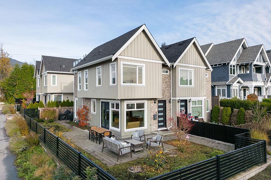 366 W Keith Road North Vancouver, BC - 1