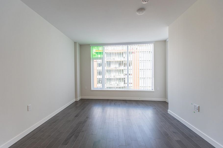 805 1708 Ontario Street Vancouver, BC - 2