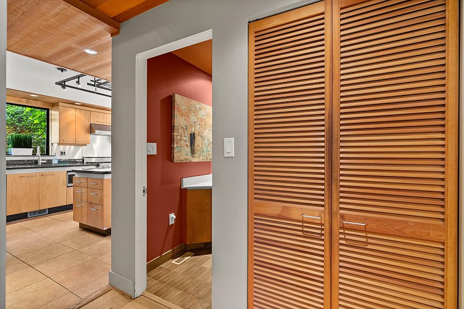 5588 Olympic Street Vancouver, BC - 15