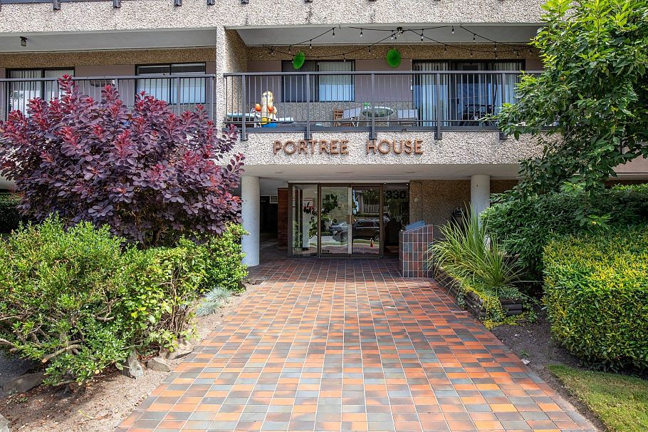 302 330 E 1st Street North Vancouver, BC - 20