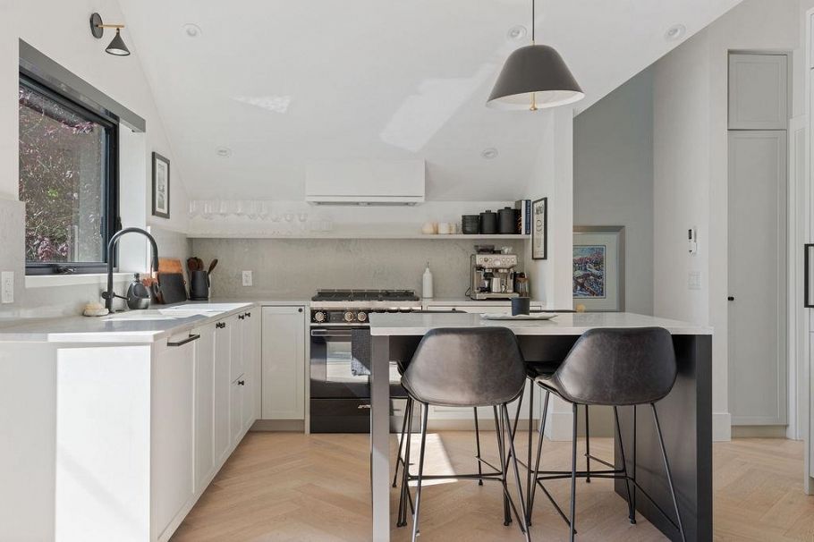 4921 Larch Street Vancouver, BC - 33